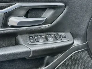 Ram 1500 2022 4x2 Big Horn Cabina de tripulación de 4 puertas y caja de 5.6 pies