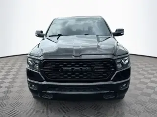 Ram 1500 2022 4x2 Big Horn Cabina de tripulación de 4 puertas y caja de 5.6 pies