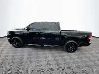 Ram 1500 2022 4x2 Big Horn Cabina de tripulación de 4 puertas y caja de 5.6 pies