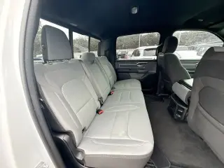 Ram 1500 2023 4x4 Big Horn Cabina Crew 4 puertas 5.6 pies. Pickup SB