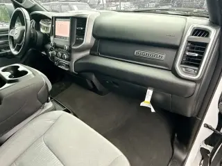 Ram 1500 2023 4x4 Big Horn Cabina Crew 4 puertas 5.6 pies. Pickup SB