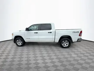 Ram 1500 2023 4x4 Big Horn Cabina Crew 4 puertas 5.6 pies. Pickup SB