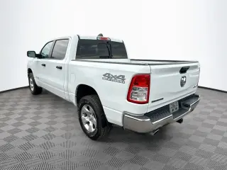 Ram 1500 2023 4x4 Big Horn Cabina Crew 4 puertas 5.6 pies. Pickup SB