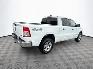 Ram 1500 2023 4x4 Big Horn Cabina Crew 4 puertas 5.6 pies. Pickup SB