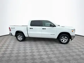 Ram 1500 2023 4x4 Big Horn Cabina Crew 4 puertas 5.6 pies. Pickup SB