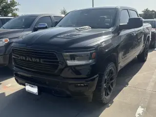 Ram 1500 2024 4x4 Laramie 4 puertas Cabina Crew 5.6 pies. Caja corta Pickup