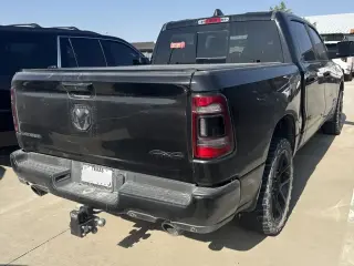 Ram 1500 2024 4x4 Laramie 4 puertas Cabina Crew 5.6 pies. Caja corta Pickup