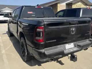 Ram 1500 2024 4x4 Laramie 4 puertas Cabina Crew 5.6 pies. Caja corta Pickup