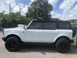 Ford Bronco 2023 4x4 Outer Banks 4 puertas SUV