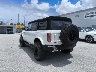 Ford Bronco 2023 4x4 Outer Banks 4 puertas SUV