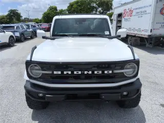 Ford Bronco 2023 4x4 Outer Banks 4 puertas SUV
