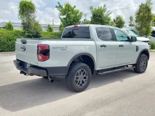 Ford Ranger 2024 4x4 XLT 4 puertas SuperCrew con caja de 5.0 pies