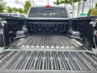 Ford Ranger 2024 4x4 XLT 4 puertas SuperCrew con caja de 5.0 pies