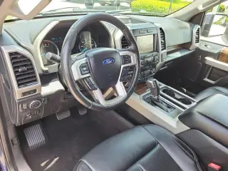 Ford F-150 2019 4x2 Lariat 4 puertas SuperCrew 5.5 pies. SB