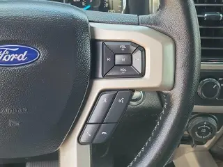 Ford F-150 2019 4x2 Lariat 4 puertas SuperCrew 5.5 pies. SB