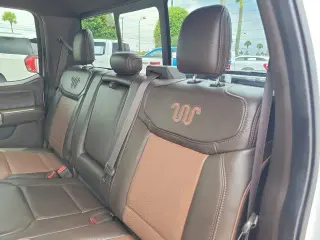 Ford F-150 2021 4x2 King Ranch 4 puertas SuperCrew 5.5 pies. SB