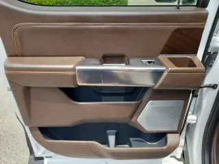 Ford F-150 2021 4x2 King Ranch 4 puertas SuperCrew 5.5 pies. SB