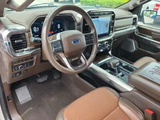 Ford F-150 2021 4x2 King Ranch 4 puertas SuperCrew 5.5 pies. SB