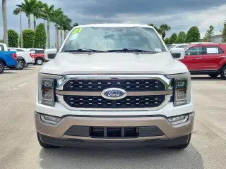 Ford F-150 2021 4x2 King Ranch 4 puertas SuperCrew 5.5 pies. SB