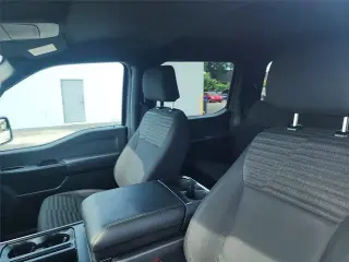 Ford F-150 2023 4x2 XL 4 puertas SuperCrew 5.5 pies. SB