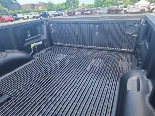 Ford F-150 2023 4x2 XL 4 puertas SuperCrew 5.5 pies. SB