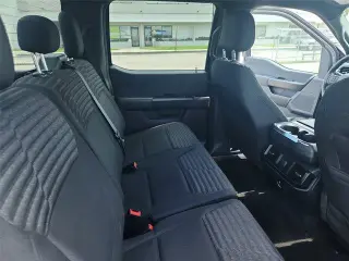 Ford F-150 2023 4x2 XL 4 puertas SuperCrew 5.5 pies. SB