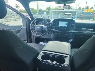 Ford F-150 2023 4x2 XL 4 puertas SuperCrew 5.5 pies. SB