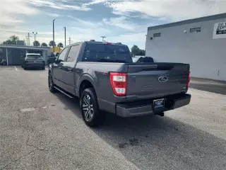Ford F-150 2023 4x2 XL 4 puertas SuperCrew 5.5 pies. SB