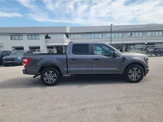 Ford F-150 2023 4x2 XL 4 puertas SuperCrew 5.5 pies. SB
