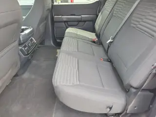 Ford F-150 2023 4x2 XL 4 puertas SuperCrew 5.5 pies SB