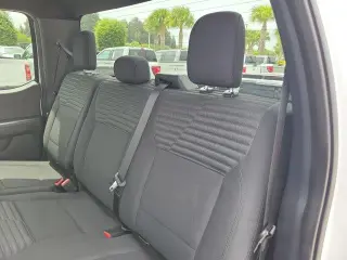 Ford F-150 2023 4x2 XL 4 puertas SuperCrew 5.5 pies SB