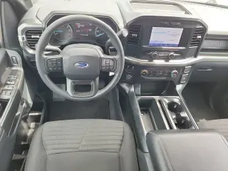 Ford F-150 2023 4x2 XL 4 puertas SuperCrew 5.5 pies SB