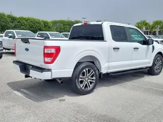 Ford F-150 2023 4x2 XL 4 puertas SuperCrew 5.5 pies SB