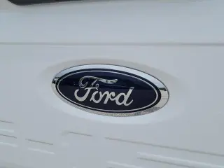 Ford F-150 2023 4x2 XL 4 puertas SuperCrew 5.5 pies SB