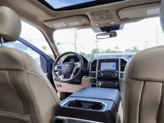 Ford F-150 2019 4x4 Lariat 4 puertas SuperCrew 5.5 pies. SB