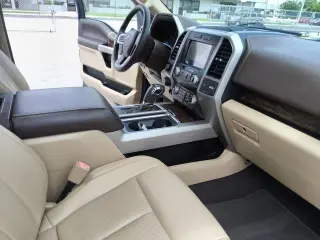 Ford F-150 2019 4x4 Lariat 4 puertas SuperCrew 5.5 pies. SB