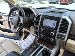 Ford F-150 2019 4x4 Lariat 4 puertas SuperCrew 5.5 pies. SB