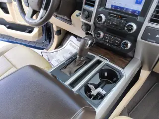 Ford F-150 2019 4x4 Lariat 4 puertas SuperCrew 5.5 pies. SB
