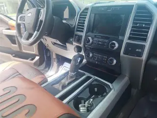 Ford F-150 2018 4x4 King Ranch 4 puertas SuperCrew 5.5 pies. SB