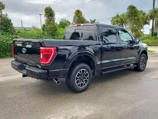 Ford F-150 2023 4x4 XLT 4 puertas SuperCrew 5.5 pies. SB