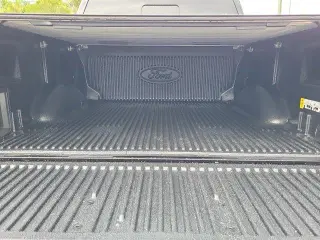 Ford F-150 2023 4x4 XLT 4 puertas SuperCrew 5.5 pies. SB