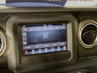 Jeep Wrangler Unlimited 2019 4x4 Sahara 4 puertas SUV