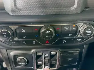 Jeep Wrangler Unlimited 2019 4x4 Sahara 4 puertas SUV