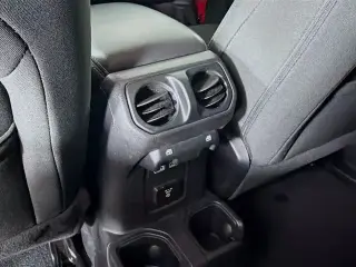 Jeep Wrangler Unlimited 2019 4x4 Sahara 4 puertas SUV