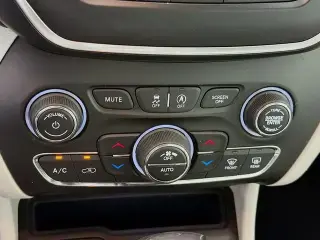 Jeep Cherokee 2020 4x4 Latitude Plus 4 puertas SUV