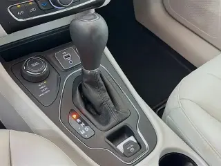 Jeep Cherokee 2020 4x4 Latitude Plus 4 puertas SUV