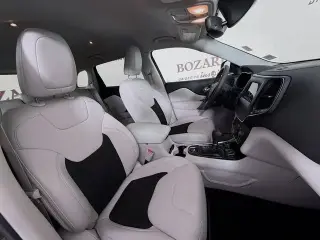 Jeep Cherokee 2020 4x4 Latitude Plus 4 puertas SUV