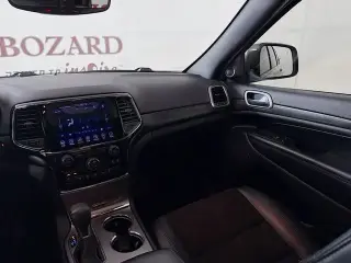 Jeep Grand Cherokee 2019 4x2 Laredo 4 puertas SUV