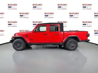 Jeep Gladiator 2024 4x4 Sport 4 puertas Cabina Crew 5.0 pies. SB