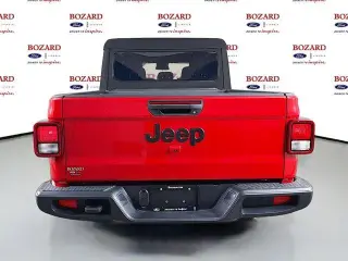 Jeep Gladiator 2024 4x4 Sport 4 puertas Cabina Crew 5.0 pies. SB